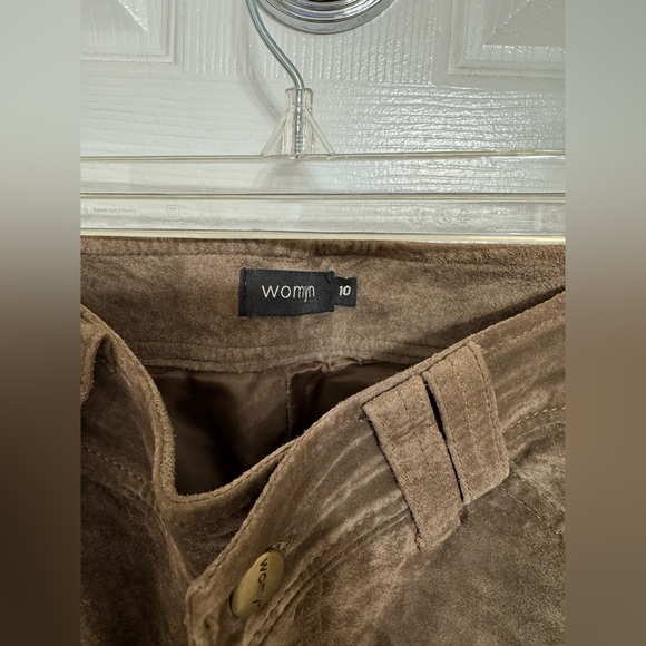 Womyn GORGEOUS 100% Leather, Brown Suede pants, in Excellent condition , Size 10 - Picture 4 of 16